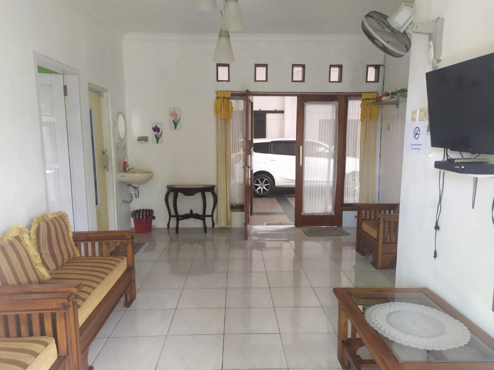 Endah Homestay Syariah Purwokerto Esterno foto