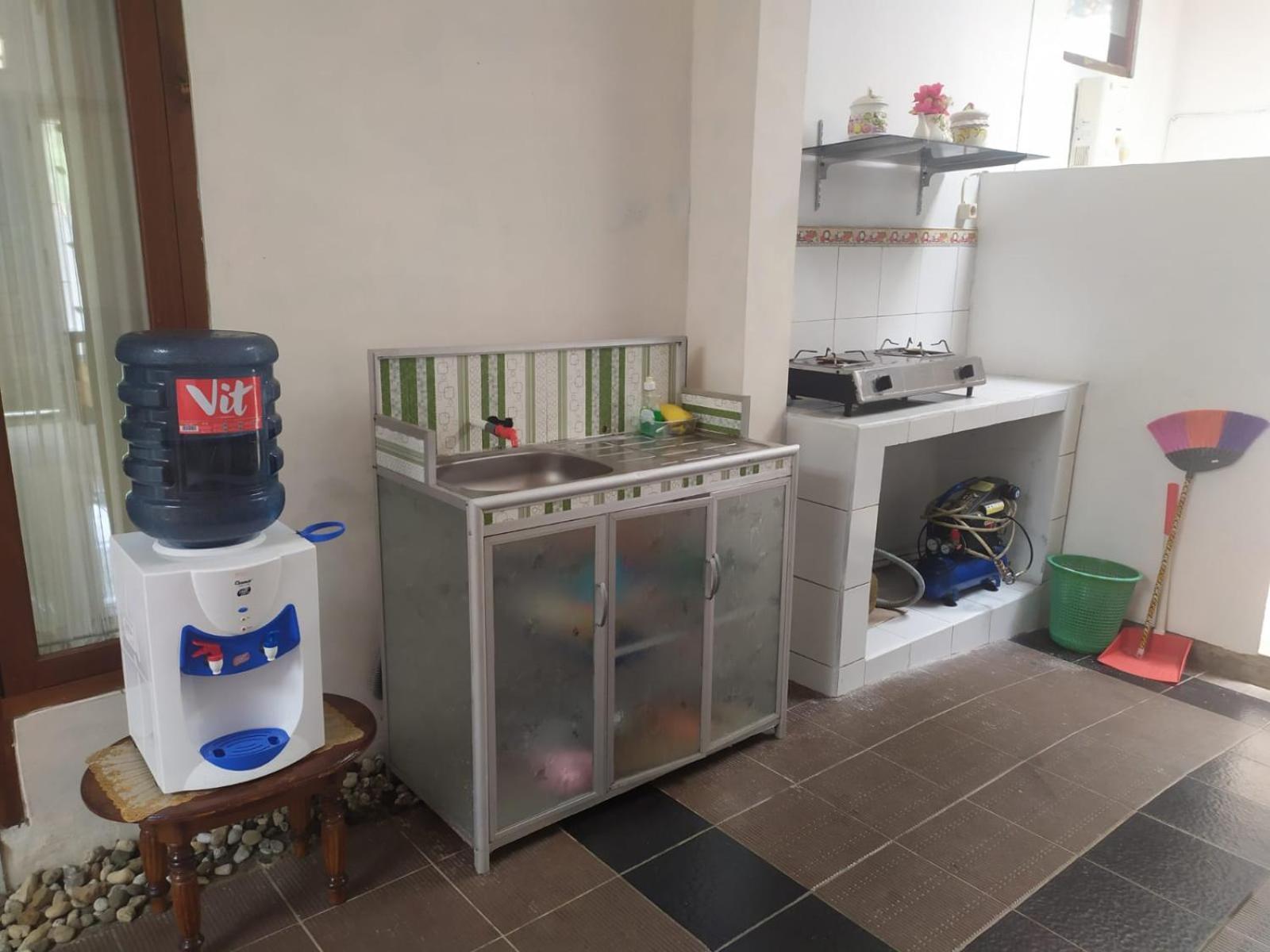 Endah Homestay Syariah Purwokerto Esterno foto